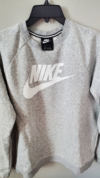 nike crew neck sweatshirt grey